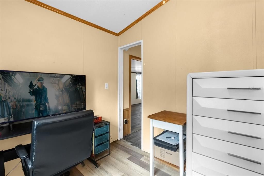 待售: $73,000 (2 贝兹, 1 浴室, 702 平方英尺)