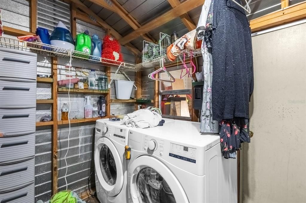 待售: $73,000 (2 贝兹, 1 浴室, 702 平方英尺)