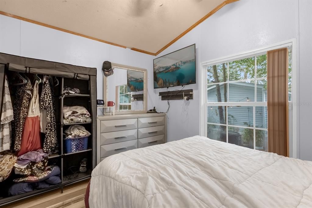 待售: $73,000 (2 贝兹, 1 浴室, 702 平方英尺)