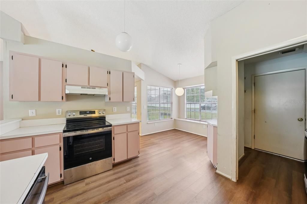 待售: $299,900 (3 贝兹, 2 浴室, 1624 平方英尺)