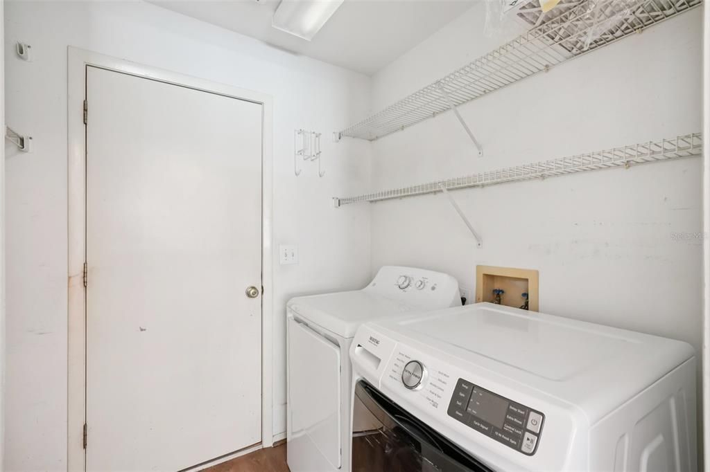 待售: $299,900 (3 贝兹, 2 浴室, 1624 平方英尺)