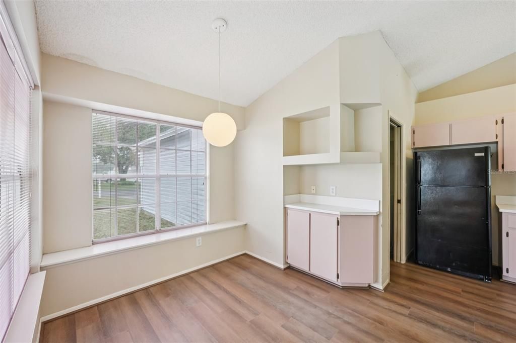 待售: $299,900 (3 贝兹, 2 浴室, 1624 平方英尺)