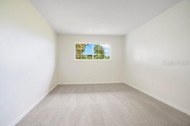 待售: $129,900 (2 贝兹, 1 浴室, 881 平方英尺)