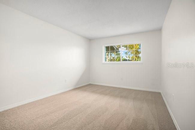 待售: $129,900 (2 贝兹, 1 浴室, 881 平方英尺)