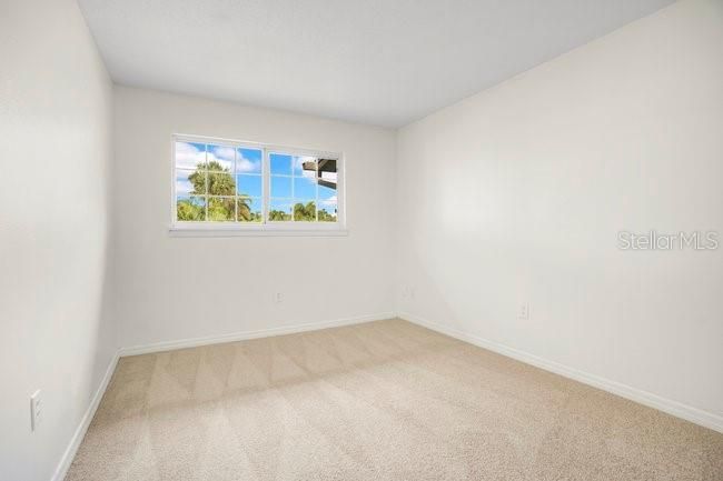 待售: $129,900 (2 贝兹, 1 浴室, 881 平方英尺)