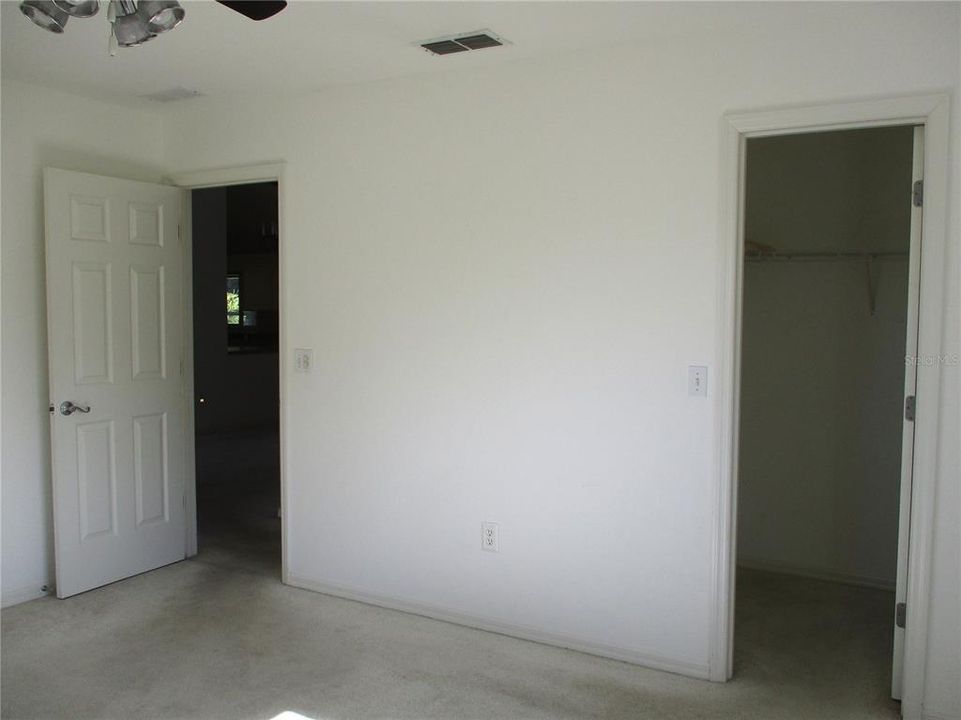 待售: $225,000 (2 贝兹, 2 浴室, 2026 平方英尺)