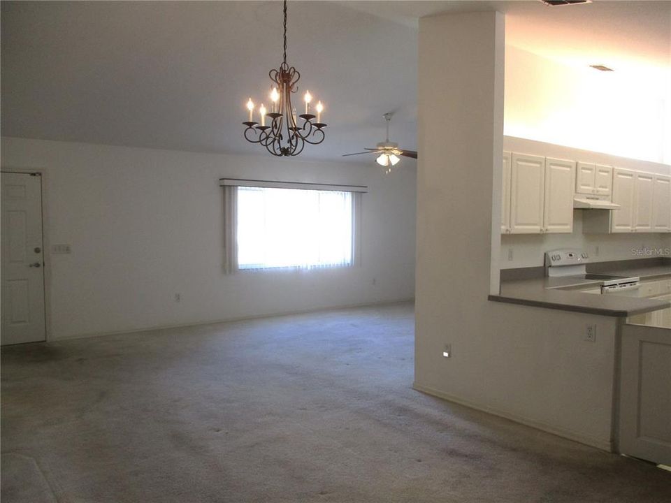 待售: $225,000 (2 贝兹, 2 浴室, 2026 平方英尺)