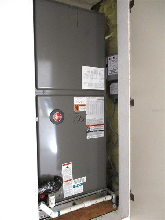 待售: $225,000 (2 贝兹, 2 浴室, 2026 平方英尺)