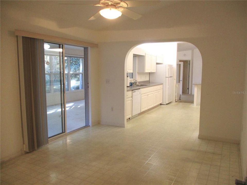 待售: $225,000 (2 贝兹, 2 浴室, 2026 平方英尺)