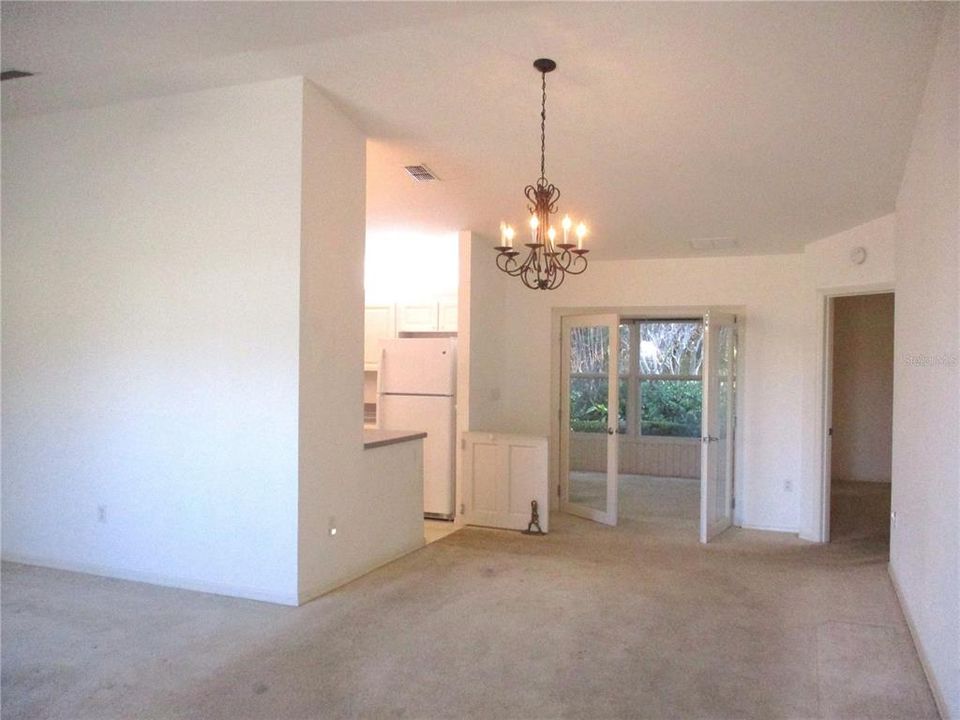 待售: $225,000 (2 贝兹, 2 浴室, 2026 平方英尺)