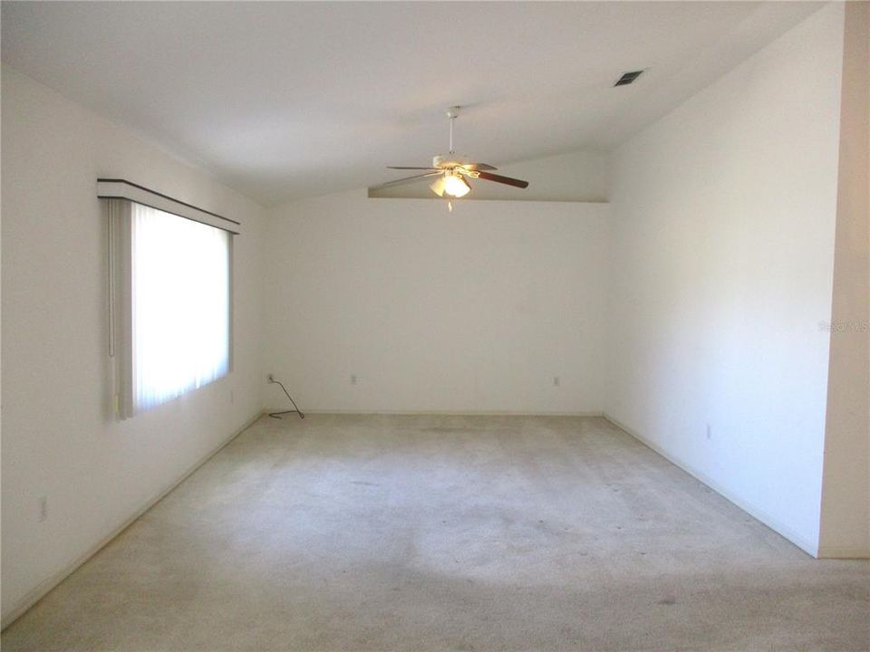 待售: $225,000 (2 贝兹, 2 浴室, 2026 平方英尺)