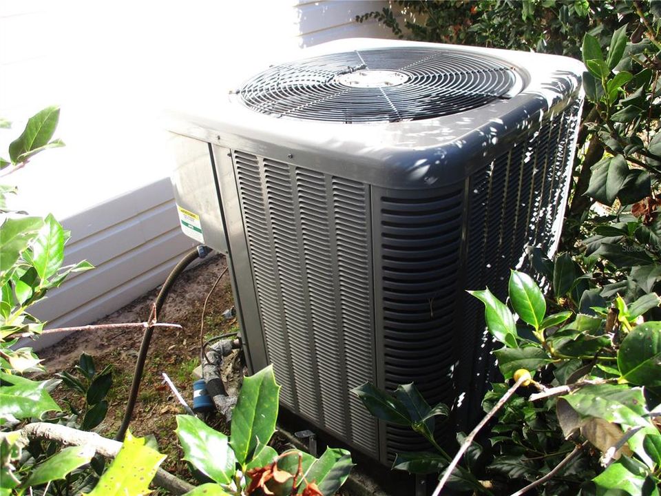 待售: $225,000 (2 贝兹, 2 浴室, 2026 平方英尺)