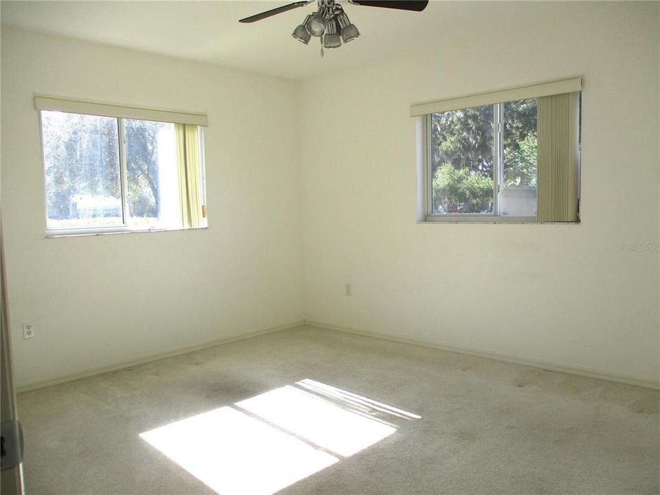 待售: $225,000 (2 贝兹, 2 浴室, 2026 平方英尺)