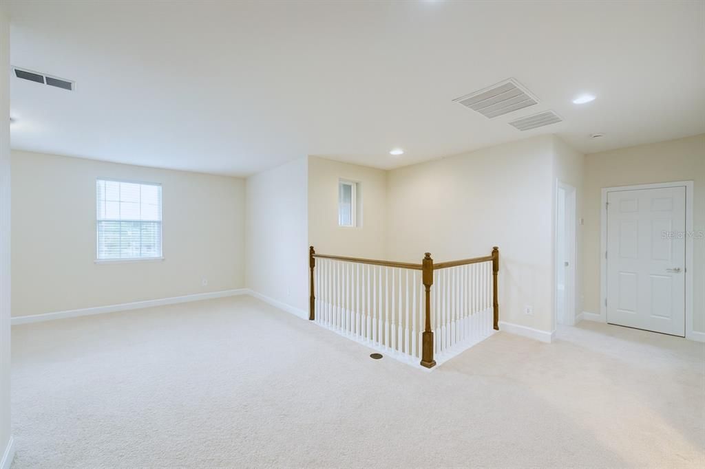 En Renta: $3,300 (4 camas, 3 baños, 3000 Pies cuadrados)