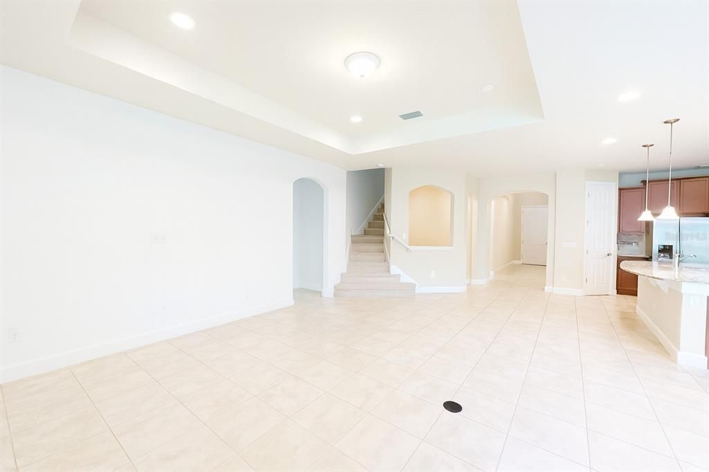 En Renta: $3,300 (4 camas, 3 baños, 3000 Pies cuadrados)