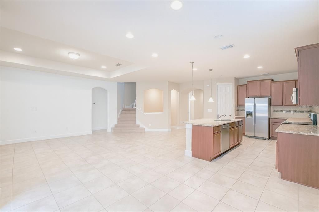 En Renta: $3,300 (4 camas, 3 baños, 3000 Pies cuadrados)