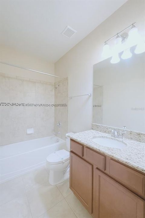 En Renta: $3,300 (4 camas, 3 baños, 3000 Pies cuadrados)