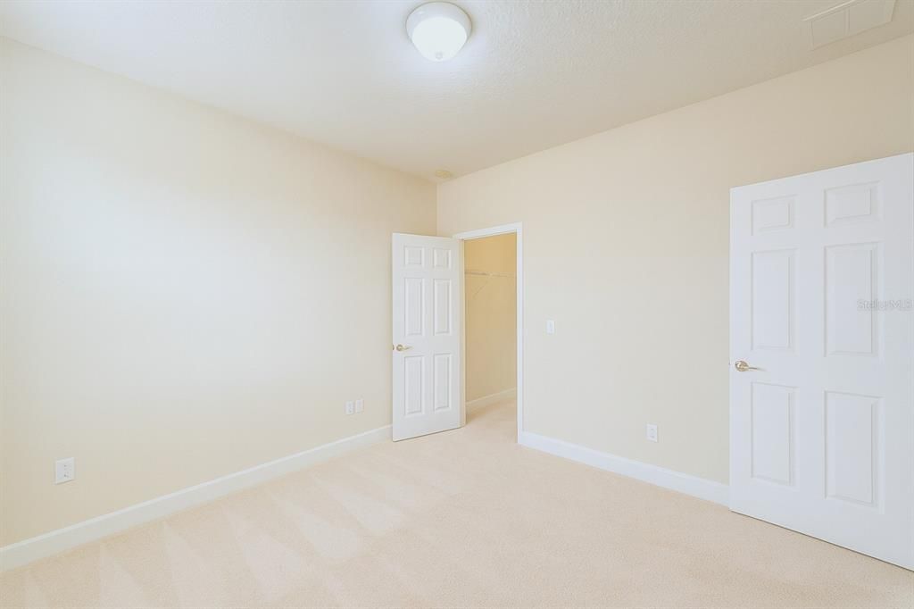 En Renta: $3,300 (4 camas, 3 baños, 3000 Pies cuadrados)