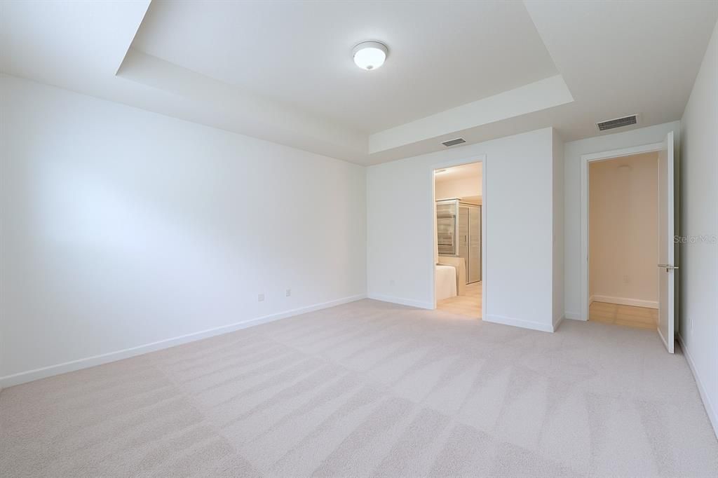 En Renta: $3,300 (4 camas, 3 baños, 3000 Pies cuadrados)