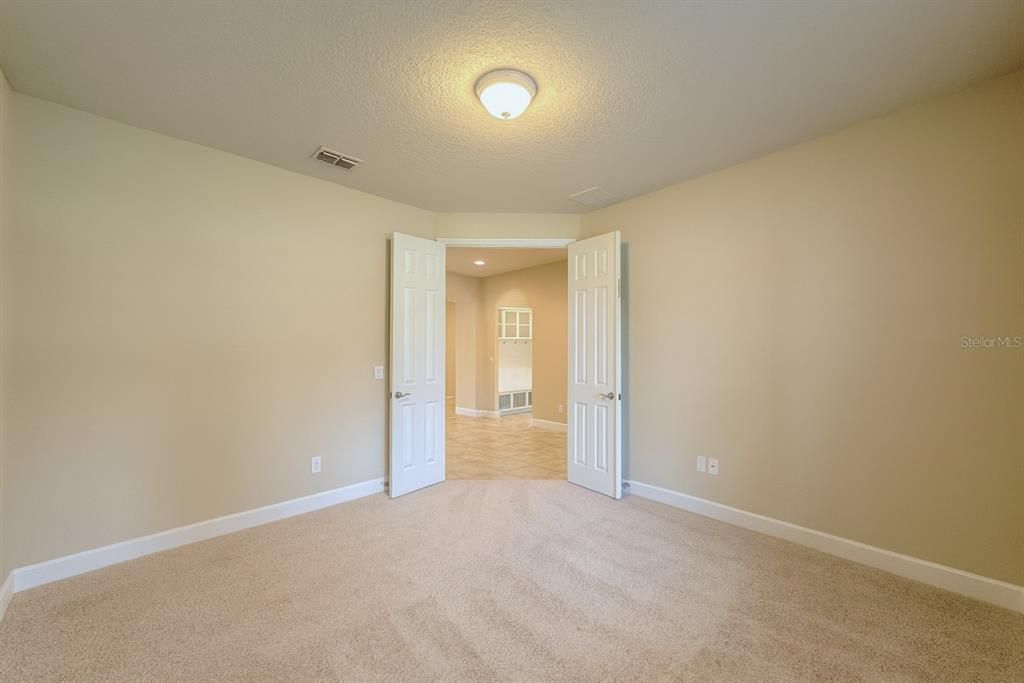 En Renta: $3,300 (4 camas, 3 baños, 3000 Pies cuadrados)