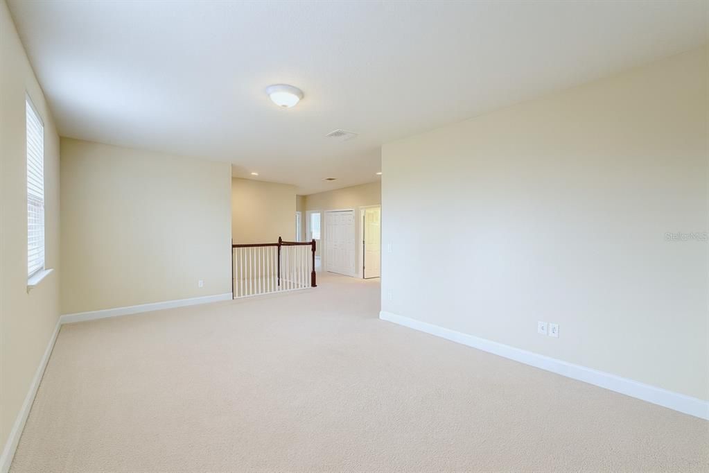 En Renta: $3,300 (4 camas, 3 baños, 3000 Pies cuadrados)