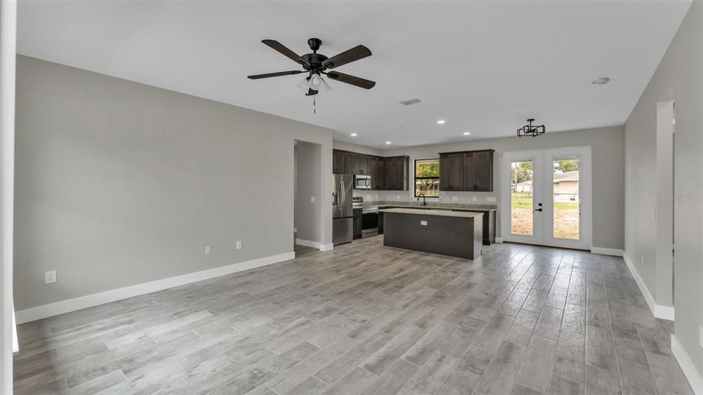 En Venta: $335,000 (3 camas, 2 baños, 1632 Pies cuadrados)