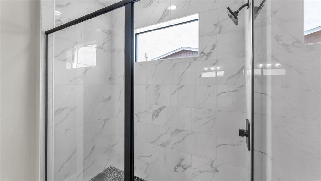 En Venta: $335,000 (3 camas, 2 baños, 1632 Pies cuadrados)