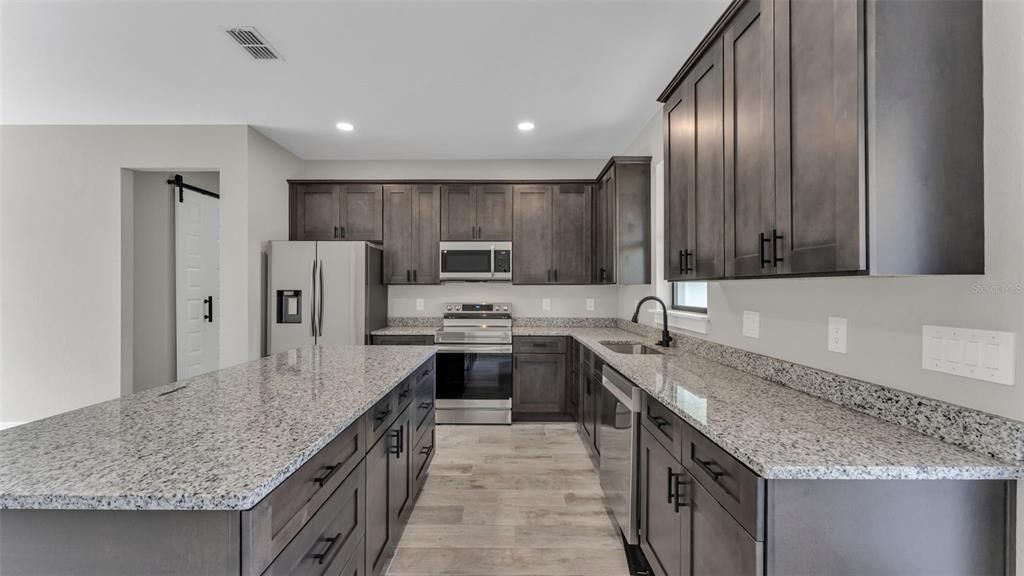 En Venta: $335,000 (3 camas, 2 baños, 1632 Pies cuadrados)