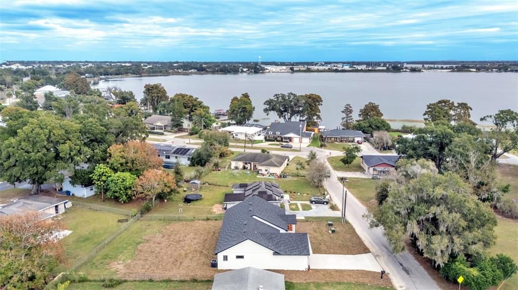 En Venta: $335,000 (3 camas, 2 baños, 1632 Pies cuadrados)