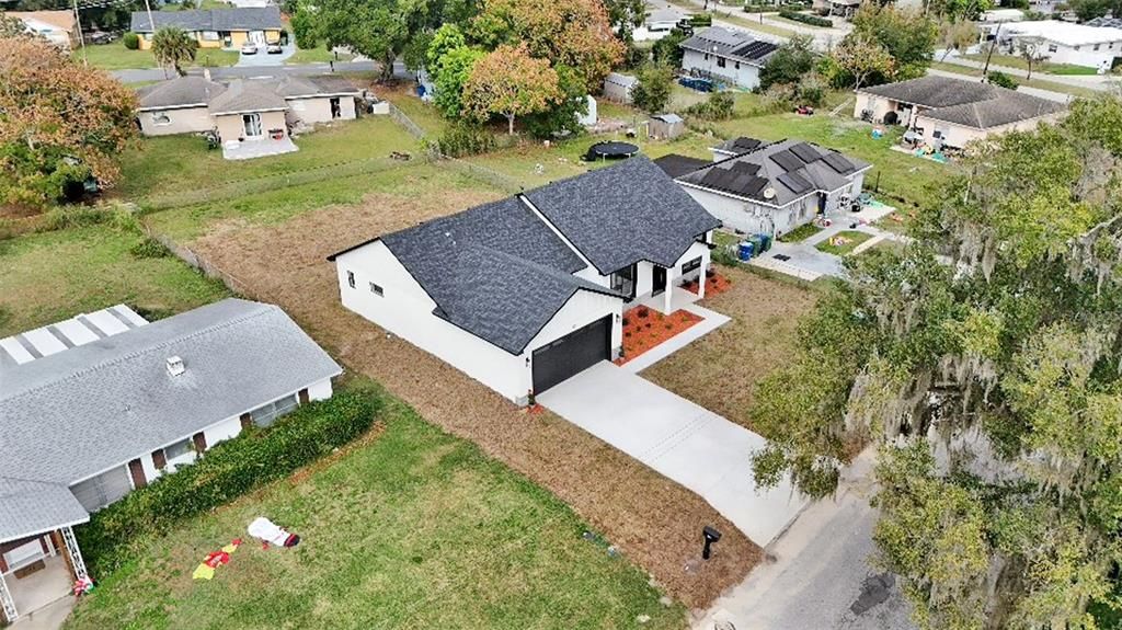 En Venta: $335,000 (3 camas, 2 baños, 1632 Pies cuadrados)