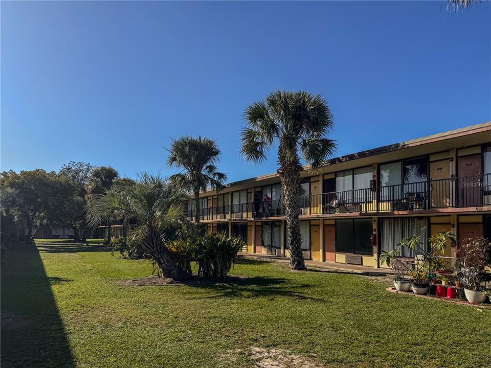 待售: $64,000 (1 贝兹, 1 浴室, 276 平方英尺)