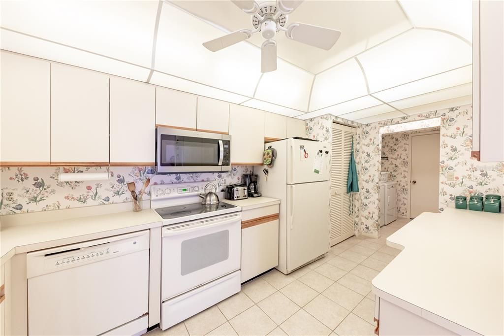 待售: $250,000 (2 贝兹, 2 浴室, 1420 平方英尺)