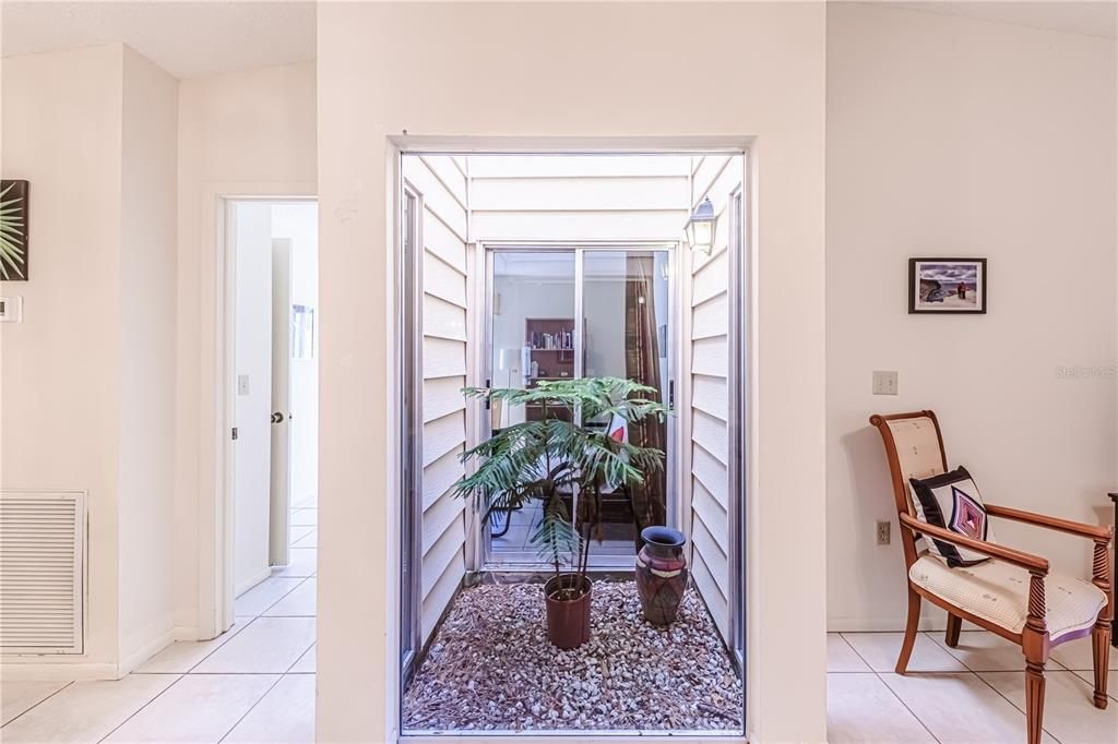 待售: $250,000 (2 贝兹, 2 浴室, 1420 平方英尺)