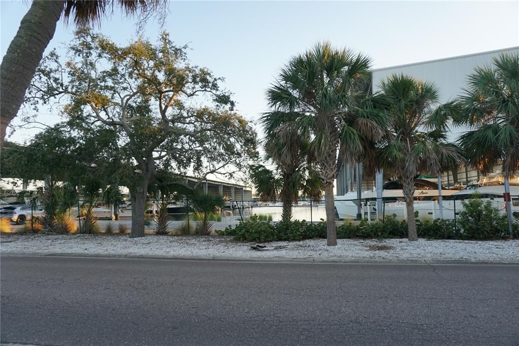 出租: $2,200 (2 贝兹, 1 浴室, 875 平方英尺)