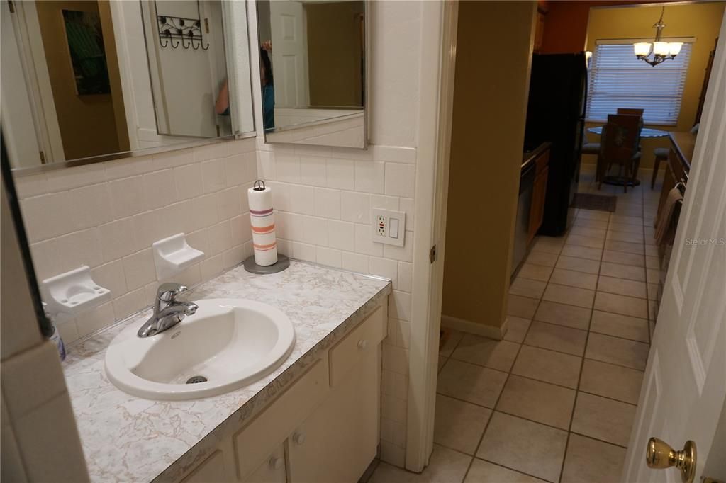 出租: $2,200 (2 贝兹, 1 浴室, 875 平方英尺)