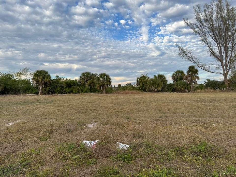 En Venta: $89,000 (0.25 acres)