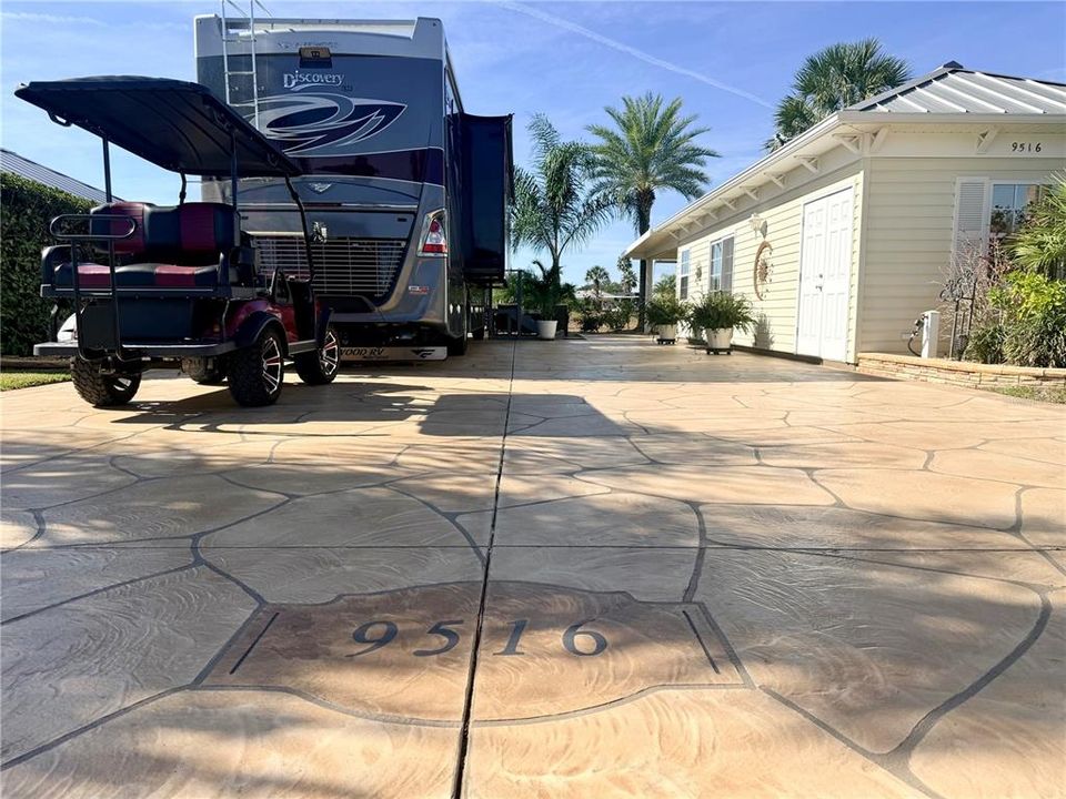 待售: $219,900 (0.12 acres)