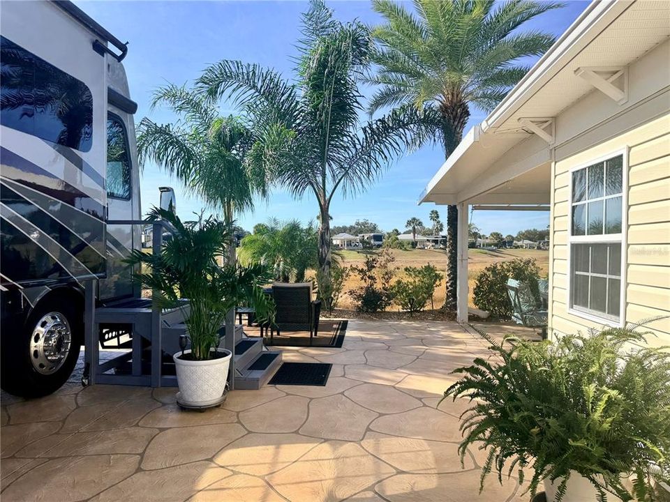 待售: $219,900 (0.12 acres)