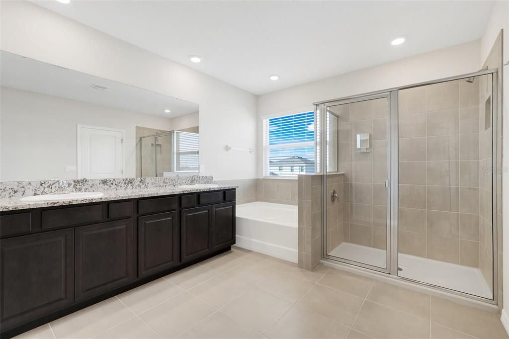 For Rent: $2,500 (4 beds, 3 baths, 2794 Square Feet)