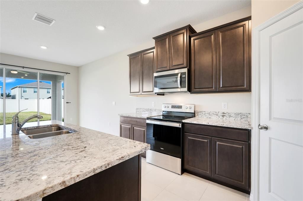 For Rent: $2,500 (4 beds, 3 baths, 2794 Square Feet)