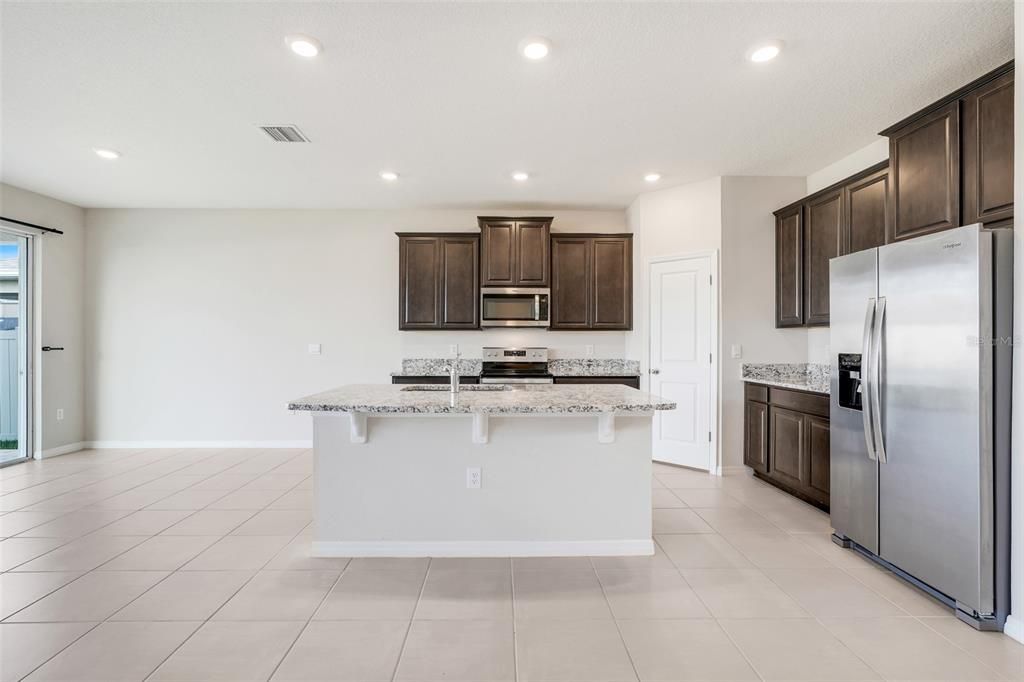 For Rent: $2,500 (4 beds, 3 baths, 2794 Square Feet)