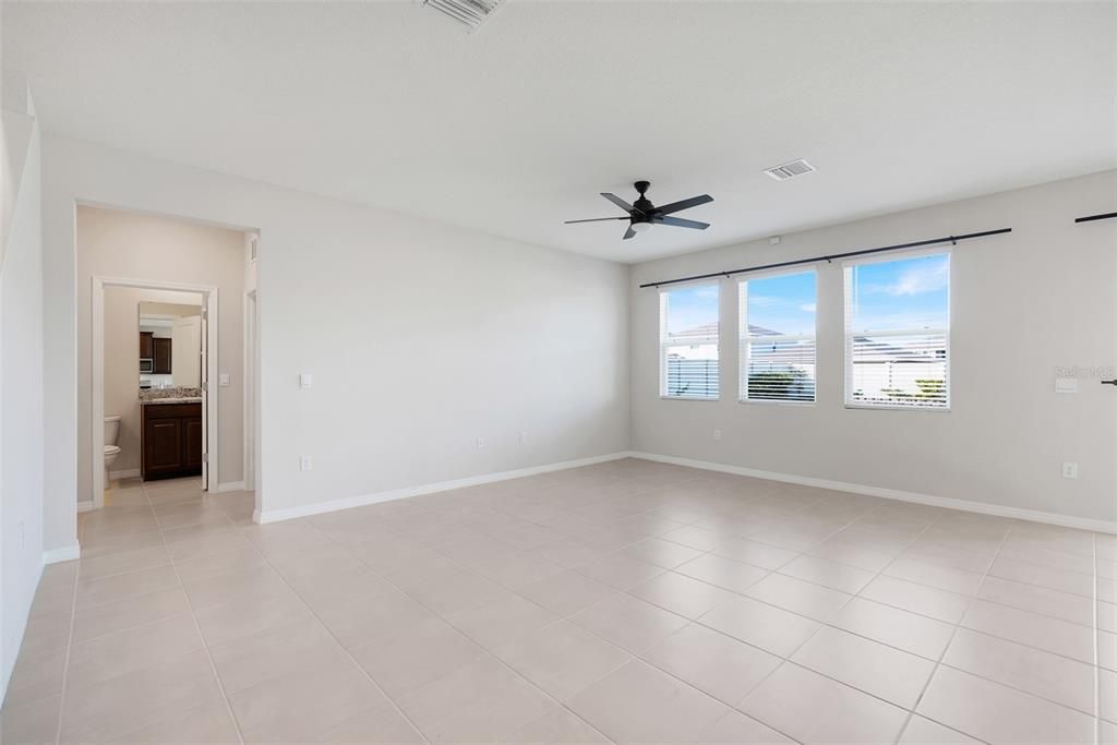 For Rent: $2,500 (4 beds, 3 baths, 2794 Square Feet)