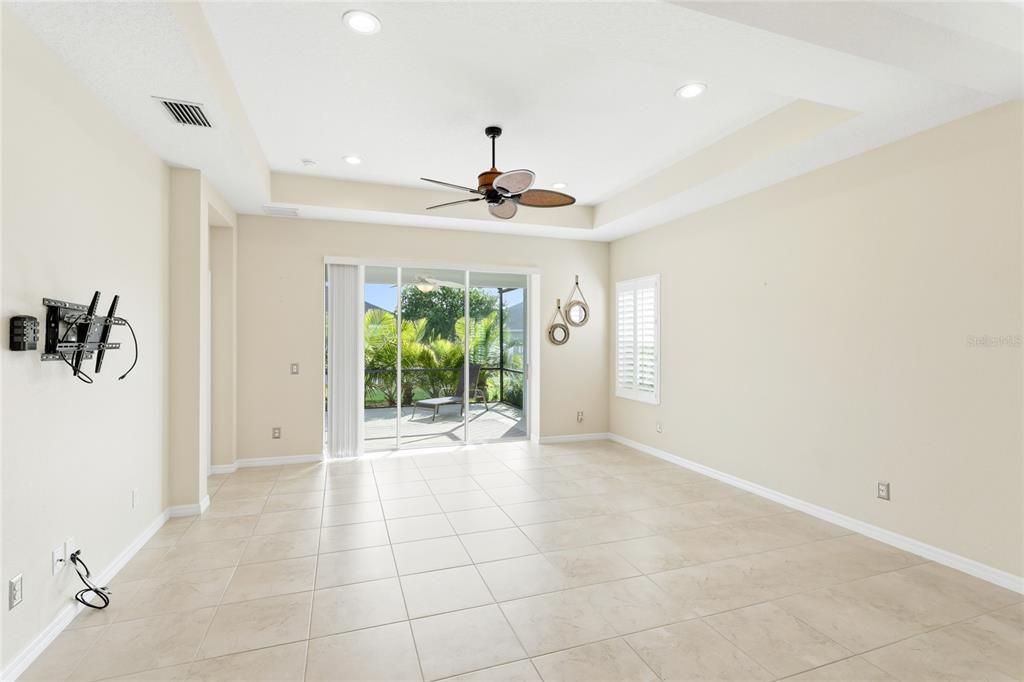 For Sale: $350,000 (3 beds, 2 baths, 1744 Square Feet)