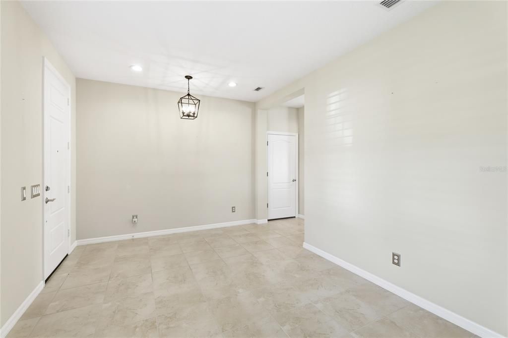 For Sale: $350,000 (3 beds, 2 baths, 1744 Square Feet)