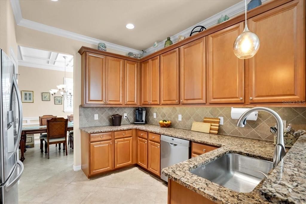 待售: $379,000 (3 贝兹, 2 浴室, 2187 平方英尺)