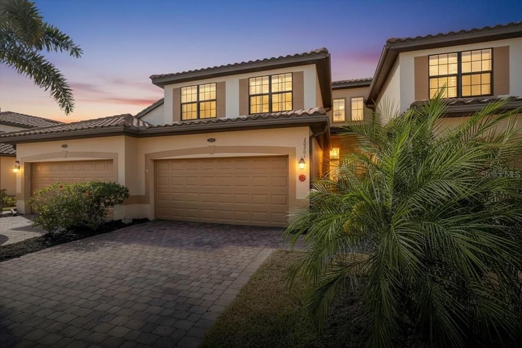 待售: $379,000 (3 贝兹, 2 浴室, 2187 平方英尺)