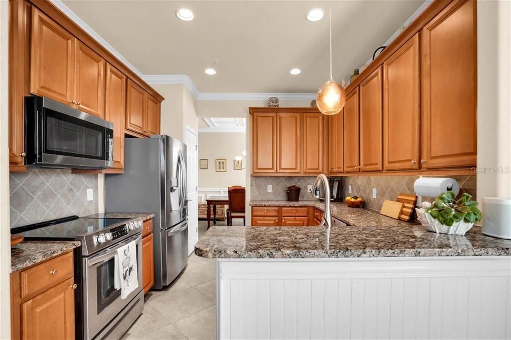 待售: $379,000 (3 贝兹, 2 浴室, 2187 平方英尺)