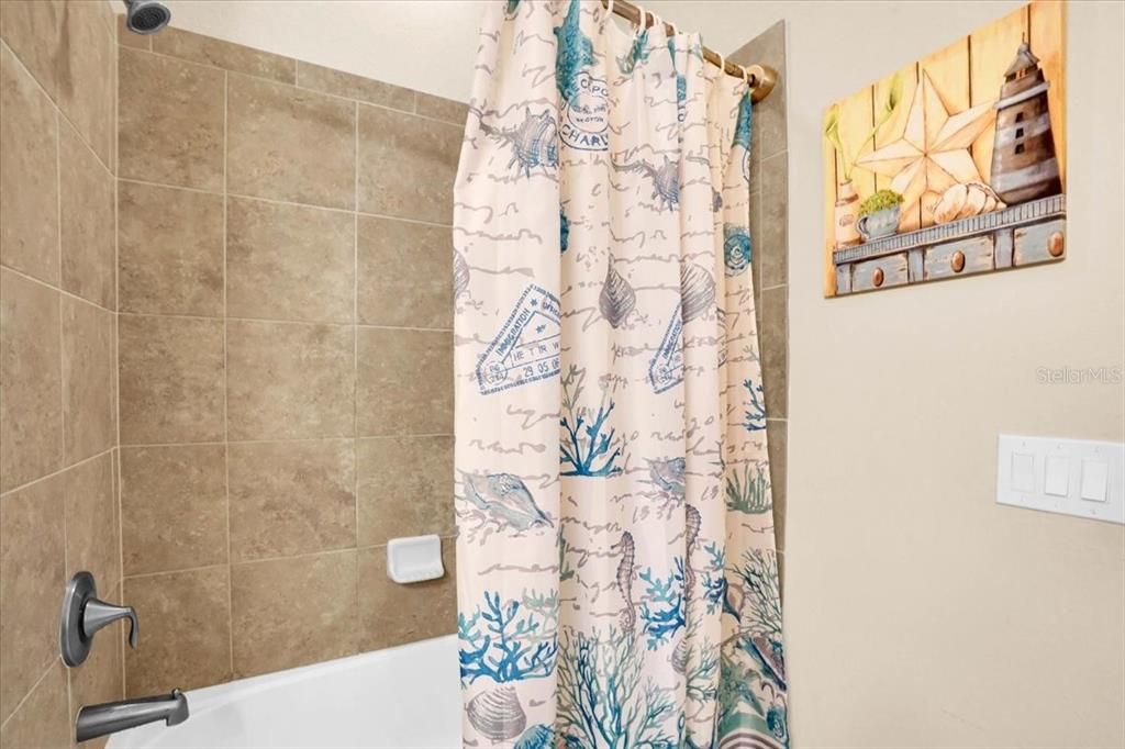 待售: $379,000 (3 贝兹, 2 浴室, 2187 平方英尺)