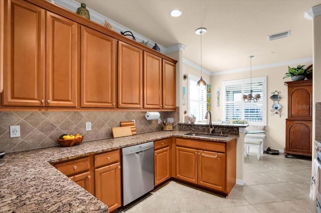 待售: $379,000 (3 贝兹, 2 浴室, 2187 平方英尺)