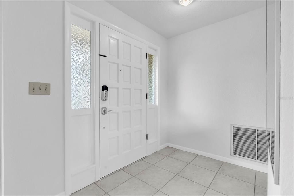 待售: $525,000 (2 贝兹, 2 浴室, 1677 平方英尺)